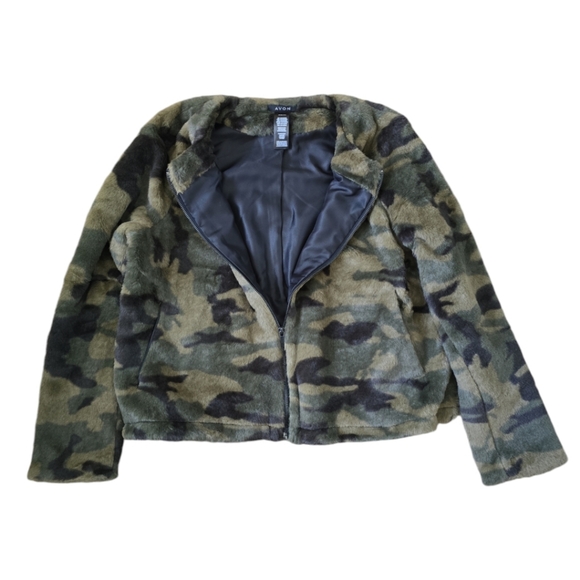 Faux Fur Camo Jacket - Picture 3 of 7